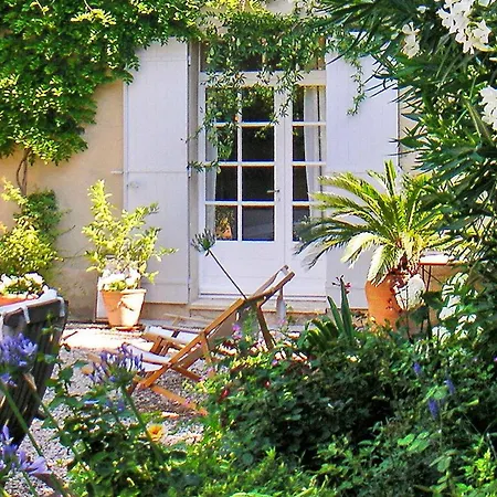 Holiday home Lintimiste *
